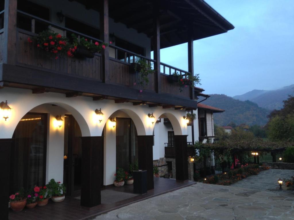 Family Hotel Strannopriemnitza Орешак Екстер'єр фото